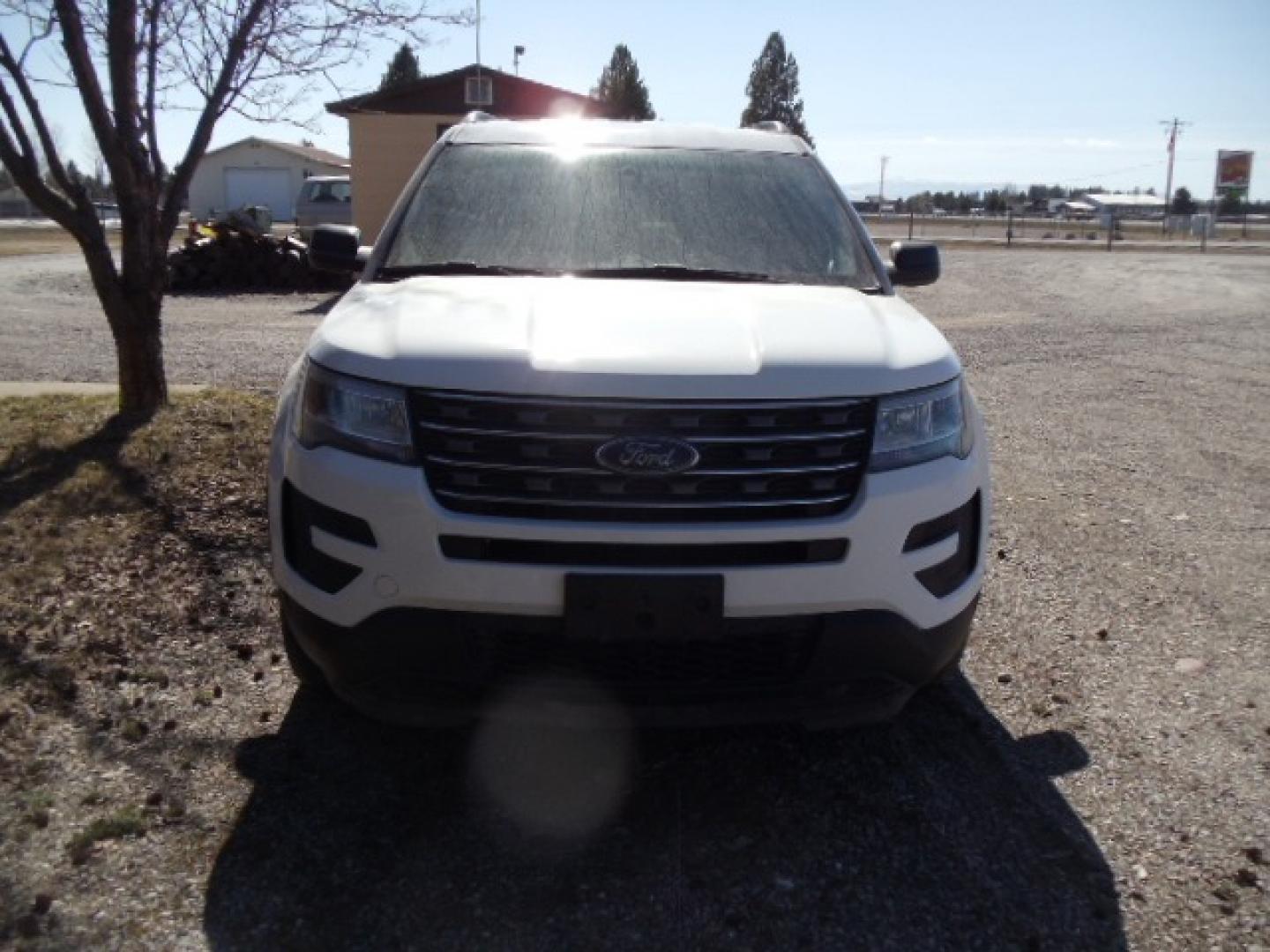 2016 Ford Explorer Base 4WD (1FM5K8B88GG) with an 3.5L V6 DOHC 24V engine, 6-Speed Automatic transmission, located at 5465 Highway 2 W., Columbia Falls, MT, 59912, (406) 892-4407, 48.352188, -114.240929 - Photo#1